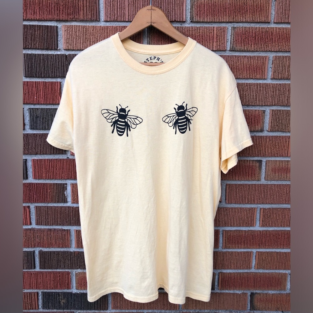 💛Pale Yellow Bumblebee Honeybee Graphic ladies T-Shirt bee graphic tee pastel 💛